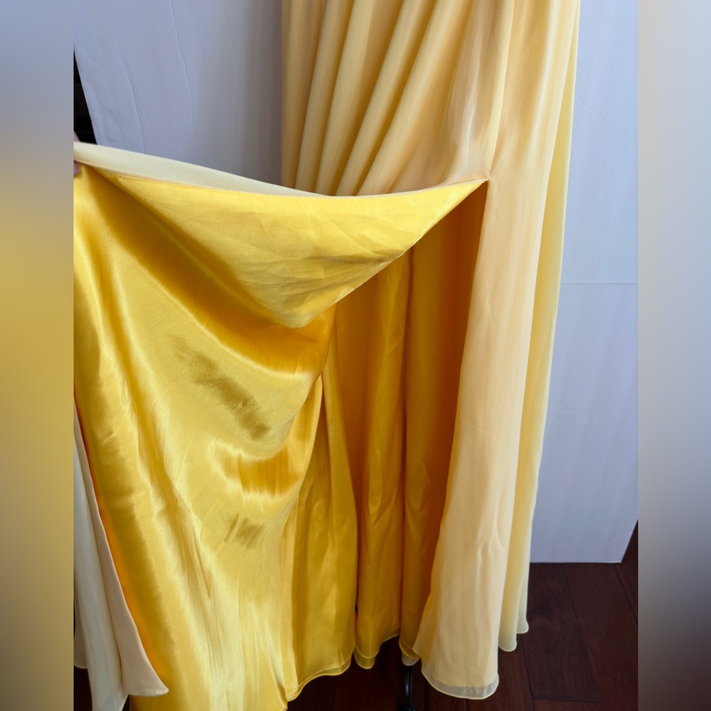 MAC DUGGAL chiffon lined gown, sz 2, new,No defects - Picture 8 of 9